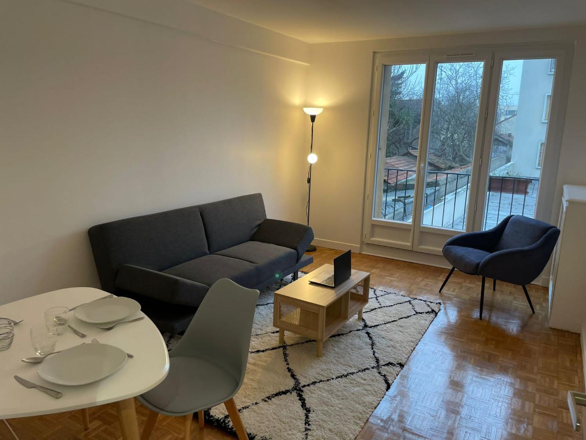 5 People/Paris-Cdg/France Stadium Apartman Bagnolet Kültér fotó