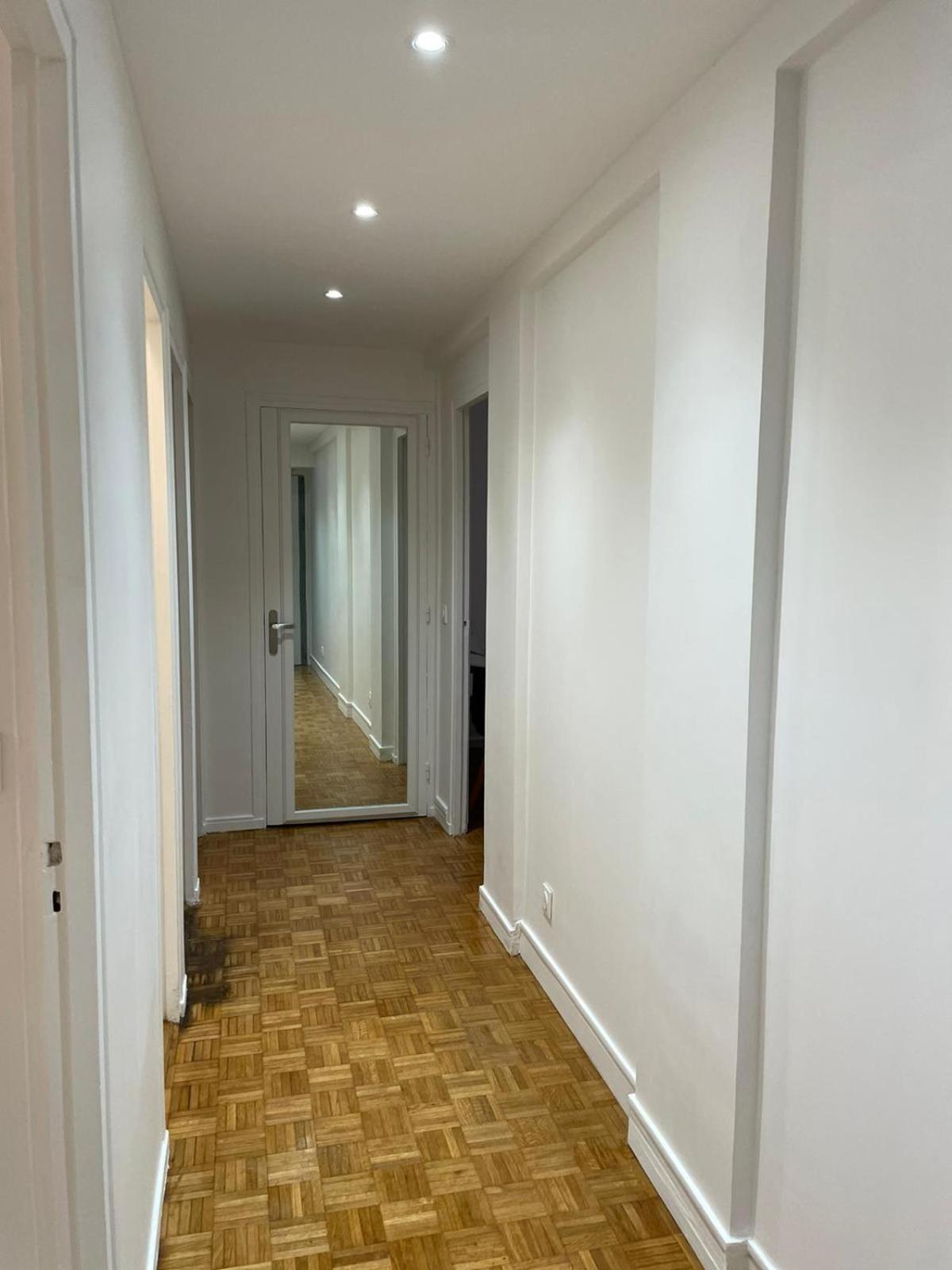 5 People/Paris-Cdg/France Stadium Apartman Bagnolet Kültér fotó