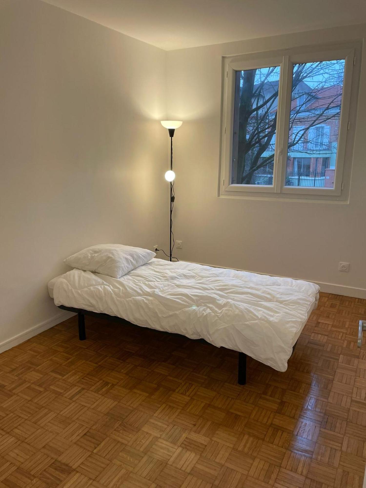 5 People/Paris-Cdg/France Stadium Apartman Bagnolet Kültér fotó